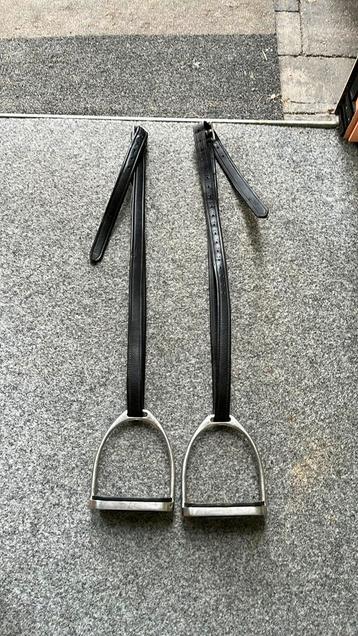 Stijgbeugels en stijgbeugelriemen beschikbaar voor biedingen