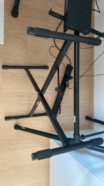 X stand voor keyboard van met INOX, Musique & Instruments, Enlèvement