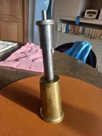 Antiek slachtmasker runderen., Ophalen