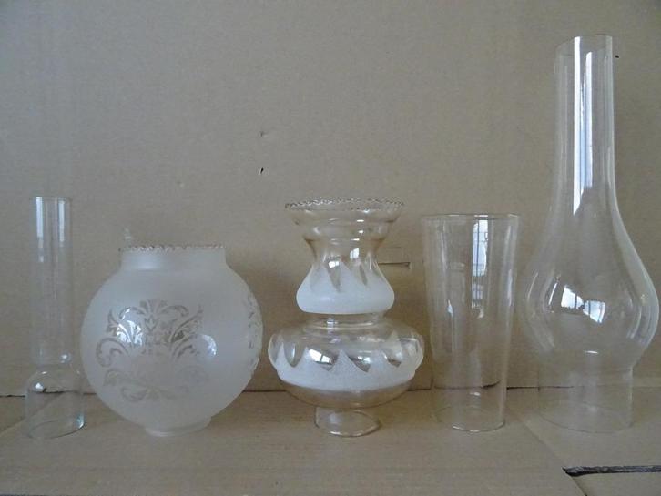 Antiek olielamp glas voor olielamp 9euro per stuk 14 tot30cm, Antiek en Kunst, Antiek | Verlichting, Ophalen of Verzenden