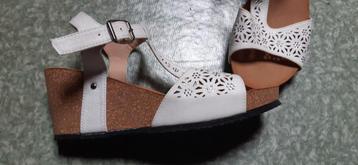 Sandale talon compensé. P.40. Blanc. Neuf  beschikbaar voor biedingen