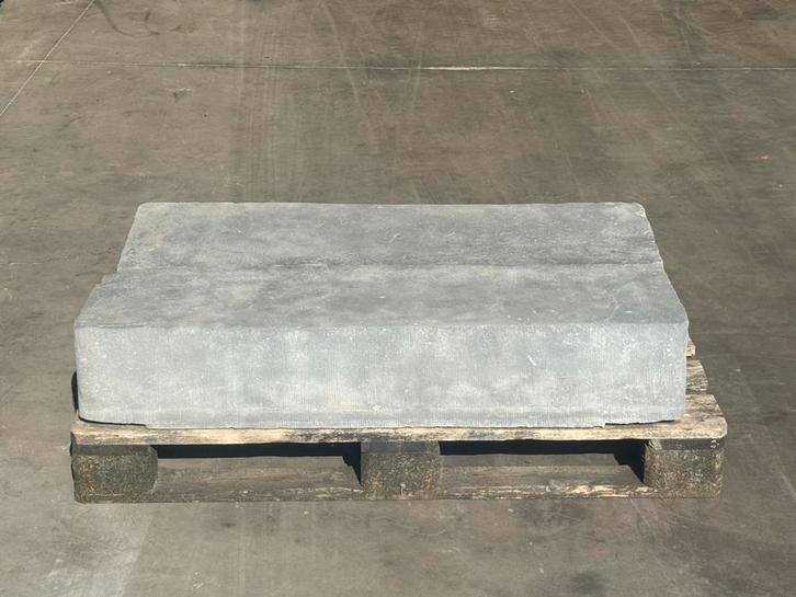 Prachtige oude arduinen deur dorpel , blauwsteen dorpel, Tuin en Terras, Bielzen en Borduren, Gebruikt, Overige typen, Natuursteen