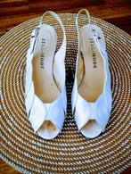 Sandales tout cuir en blanc taille 35, Ophalen, Zo goed als nieuw, Wit