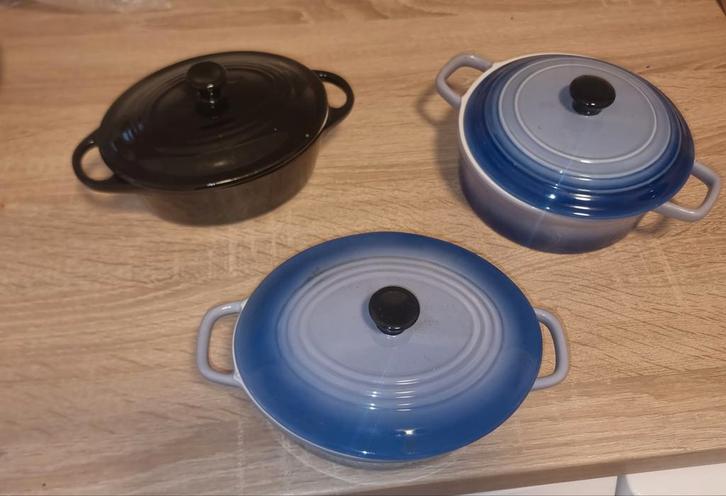 Lot de mini cocottes DAMAR en céramique – Bleu et noir, Maison & Meubles, Cuisine | Casseroles & Poêles, Comme neuf, Enlèvement ou Envoi