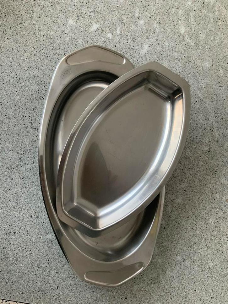 2 plats en acier inoxydable, Maison & Meubles, Cuisine | Vaisselle, Enlèvement
