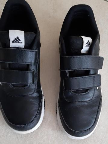 Adidas - zwart/wit beschikbaar voor biedingen
