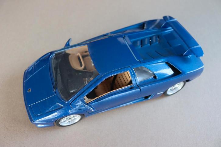 Modelwagen Burago “Lamborghini Diablo” schaal 1/18, Hobby & Loisirs créatifs, Voitures miniatures | 1:18, Comme neuf, Voiture