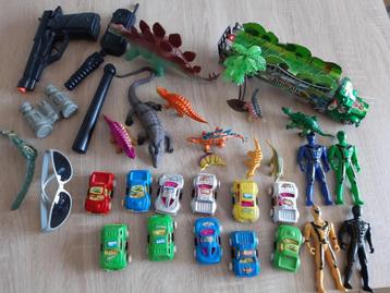 speelgoed: dino's, speelgoedwagentjes beschikbaar voor biedingen