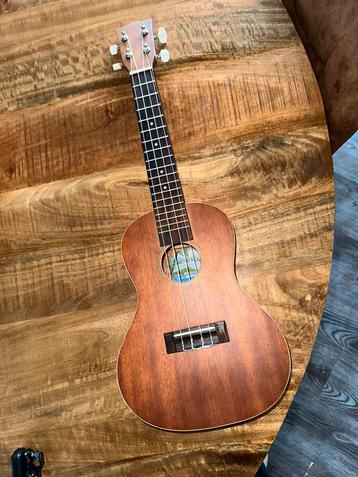 Ukelele met Stembakje beschikbaar voor biedingen