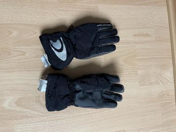 a vendre gants/moufles ski tailles 7 à 12 ans beschikbaar voor biedingen