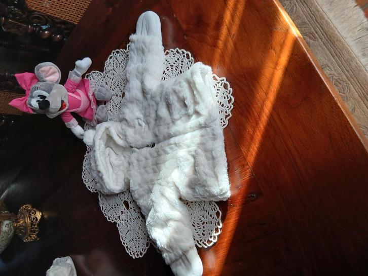 wit noukie s baby jasje met kap -maat 3 maanden, Kinderen en Baby's, Babykleding | Maat 62, Zo goed als nieuw, Jasje, Ophalen of Verzenden