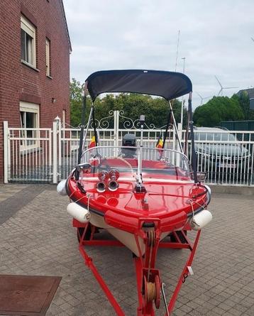 Bootje zonder vaarbewijs beschikbaar voor biedingen