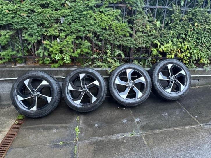 winterbanden voor Nissan 215/60/R17 96H, Auto-onderdelen, Banden en Velgen, Banden en Velgen, Winterbanden, 17 inch, 215 mm, Terreinwagen