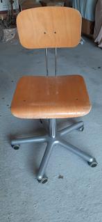 Retro bureaustoel. In zeer goede staat. Af te halen in de Pi, Huis en Inrichting, Bureaustoelen, Ophalen