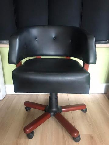 BUREAUSTOEL JAREN ZESTIG  - RETRO - VINTAGE  -  CHESTERFIELD beschikbaar voor biedingen
