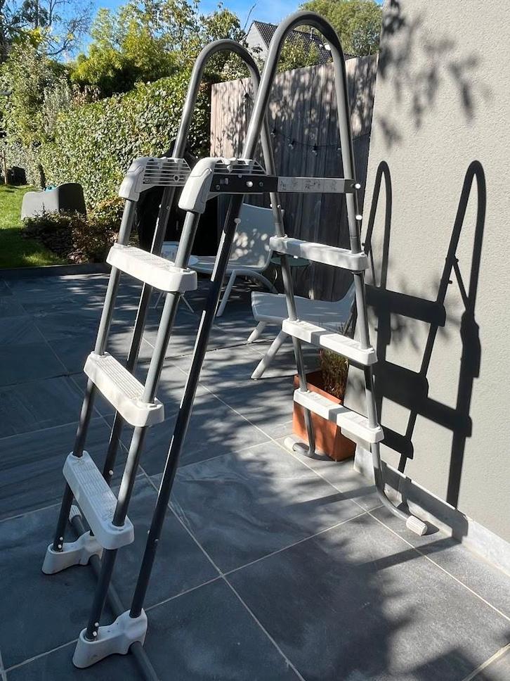 Intex zwembadtrap, Tuin en Terras, Zwembad-toebehoren, Zo goed als nieuw, Ladder, Ophalen