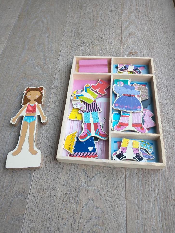 Jeu d'habillage en bois Magnets, Enfants & Bébés, Jouets | Jouets en bois, Utilisé, Autres types, Enlèvement