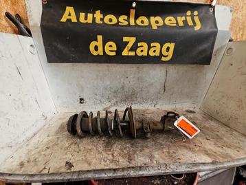 Schokdemperpoot links-voor van een Suzuki Swift beschikbaar voor biedingen