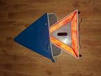 Triangle de signalisation d'urgence pour véhicules