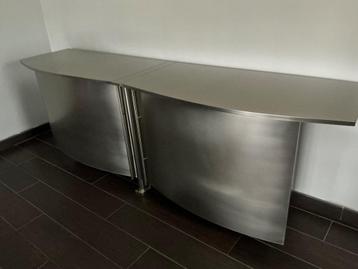 Design buffetkast beschikbaar voor biedingen
