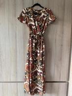 Lange jurk wit-bruin motief - maat XS, Enlèvement ou Envoi, Vero Moda, Comme neuf, Taille 34 (XS) ou plus petite