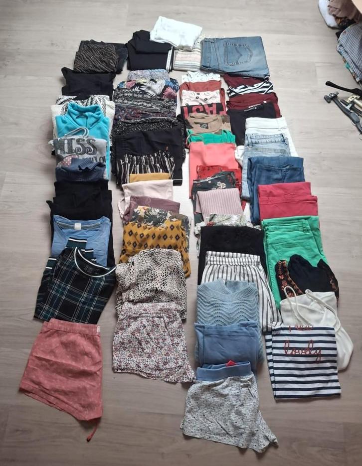 Lot de 50 vêtements (femme, S à M), Vêtements | Femmes, Packs de vêtements pour femmes, Porté, Taille 38/40 (M), Enlèvement
