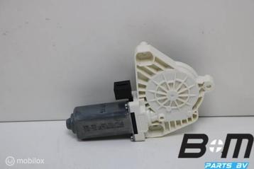 Raammotor rechtsvoor VW Passat B8 5Q49559802B beschikbaar voor biedingen