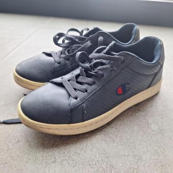 Schoenen Champion beschikbaar voor biedingen
