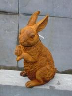 statue d un lapin debout en fonte pat rouillé ., Jardin & Terrasse, Statues de jardin, Animal, Enlèvement ou Envoi, Métal, Neuf
