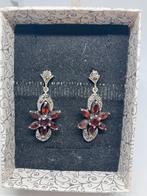 Prachtige zilveren oorbellen met granaat, Avec pierre précieuse, Argent, Puces ou Clous, Rouge