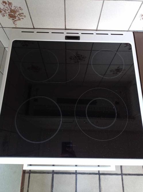 cuisinière Bosch, Elektronische apparatuur, Fornuizen, Zo goed als nieuw, Tussenbouw, Elektrisch, 4 kookzones, 85 tot 90 cm, 60 cm of meer
