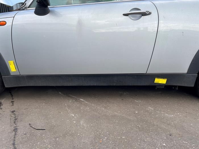 Zijskirt links van een Mini Cooper (900/7), Auto-onderdelen, Carrosserie, Mini, Gebruikt, 3 maanden garantie, Ophalen of Verzenden
