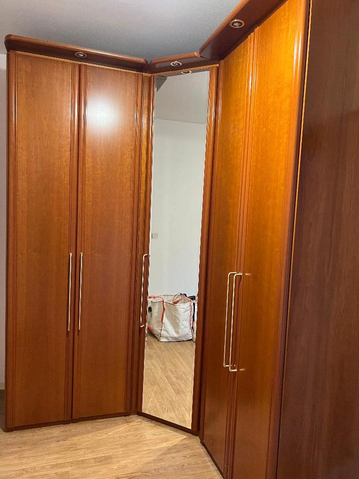 Ruime Kleerkast met spiegel, Huis en Inrichting, Kasten | Kleerkasten, Zo goed als nieuw, 200 cm of meer, Met lade(s), Met deur(en)