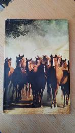 Onze paarden, Boeken, Dieren en Huisdieren, Ophalen, Zo goed als nieuw