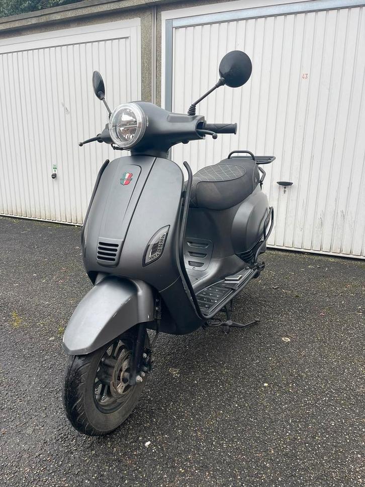 GTS toscana A klasse, Vélos & Vélomoteurs, Vélomoteurs & Scooters bridés, Utilisé, Autres marques, Essence, Enlèvement