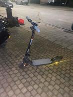Ninebot f2 zwart maar 300 km op teller 25 km/uur, Ophalen of Verzenden, Zo goed als nieuw