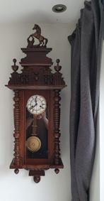 Horloge à cheval Gustave Becker, Enlèvement