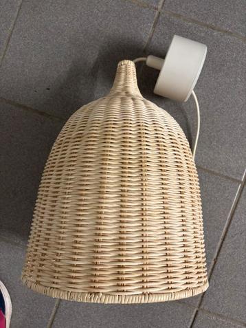 Hanglamp in rotan beschikbaar voor biedingen