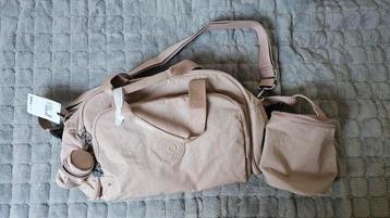 Negen Kipling Camama  beschikbaar voor biedingen