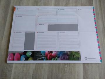 Papieren onderlegger / lerarenplanner / to do planner beschikbaar voor biedingen