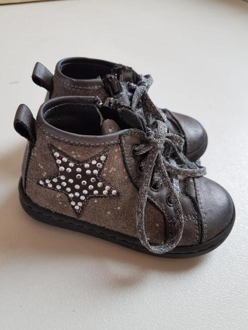 CYPRES - Bottines grises avec sequins - P.20, Enfants & Bébés, Vêtements enfant | Chaussures & Chaussettes, Utilisé, Chaussures