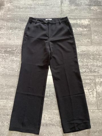 Broek Only 40/42 beschikbaar voor biedingen