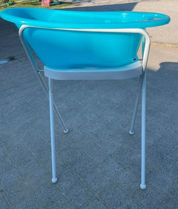 Bain bebe sur pieds beschikbaar voor biedingen