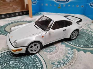 Porsche 1/18.