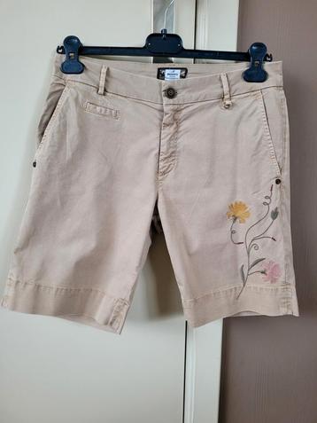 Mooie short merk Mason's, 42...als nieuw  beschikbaar voor biedingen