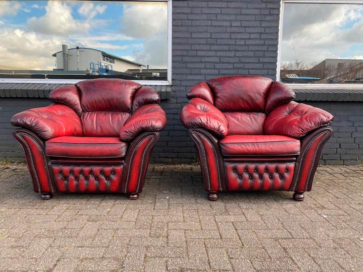 2 x Springvale Chesterfield zetels oxblood rood, Huis en Inrichting, Zetels | Voetbanken en poefs, Leer, Ophalen of Verzenden
