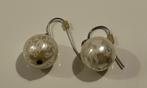 Witte pareloorbellen met witte print, Handtassen en Accessoires, Oorbellen, Ophalen of Verzenden, Nieuw, Wit, Hangers