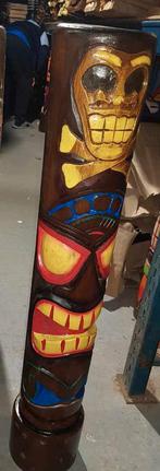 statue totem Tiki 100 cm en bois d albesia croix tête mort, Ophalen of Verzenden