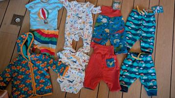 Broekjes t-shirts overalls body's pyjama's Kruippakjes ... beschikbaar voor biedingen