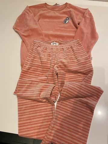 Pyjama beschikbaar voor biedingen